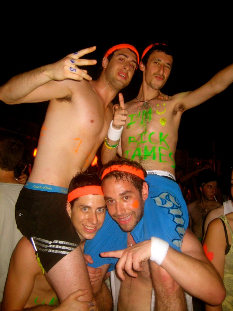 Full-Moon-Party-Mates